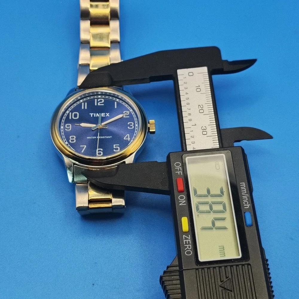 Vintage 2006 Timex‎ 38mm Two Tone Mens Quartz Watch Stainless Steel
